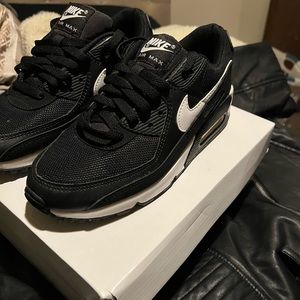 Woman’s Nike air max